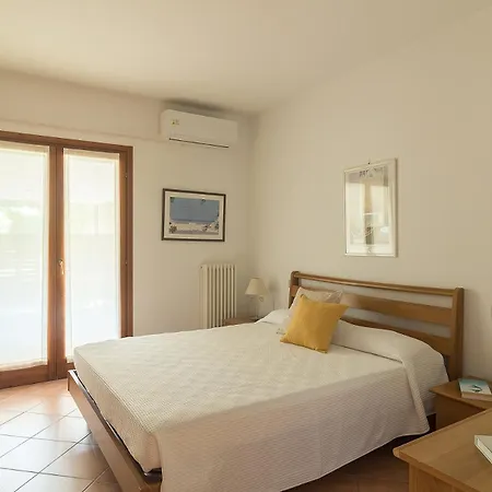 Aqua By Garda Apartment *