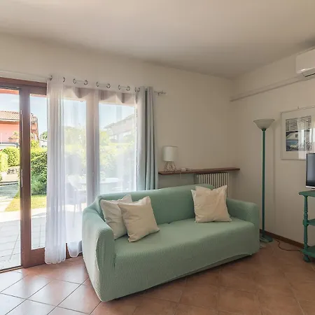 Aqua By Garda Apartment *